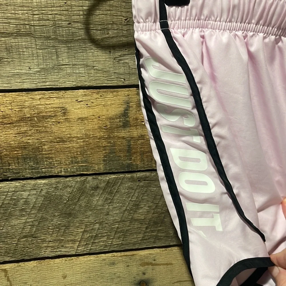 Light pink - Nike Tempo shorts - women"s SMALL - Picture 2 of 9
